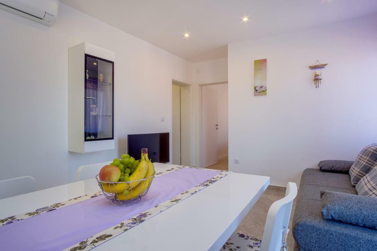 Apartmani Beatrice มาลีโลชินจ์ ภายนอก รูปภาพ